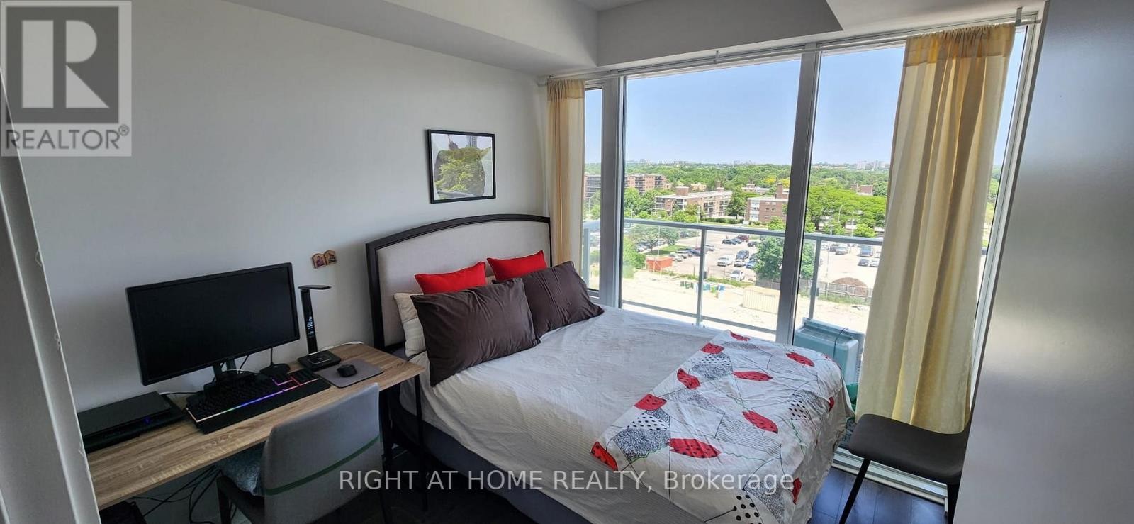 












527 - 20 O'NEILL ROAD

,
Toronto (Banbury-Don Mills),




Ontario
M3C0R2

