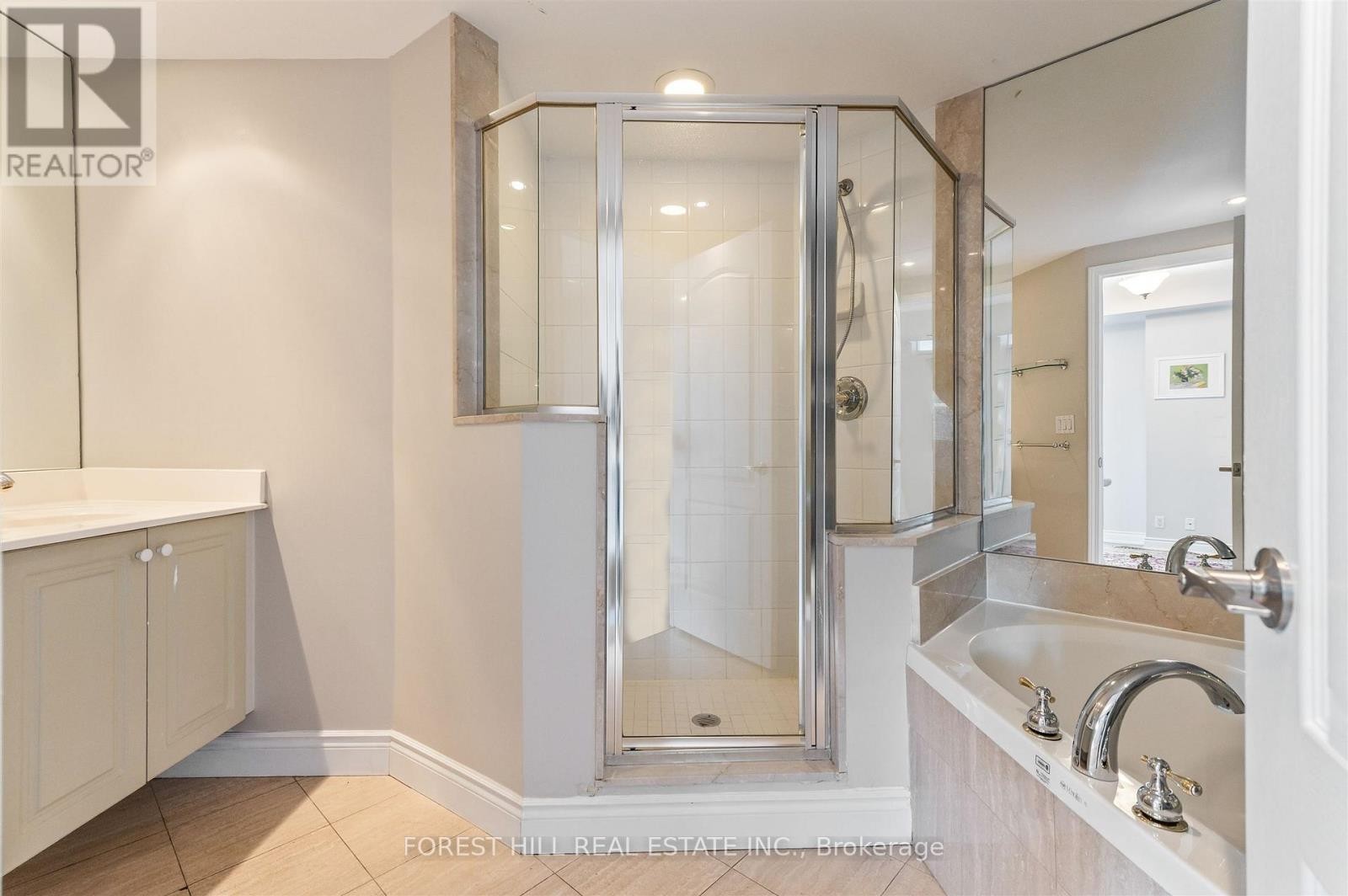 












903 - 20 COLLIER STREET

,
Toronto (Rosedale-Moore Park),




Ontario
M4W3Y4

