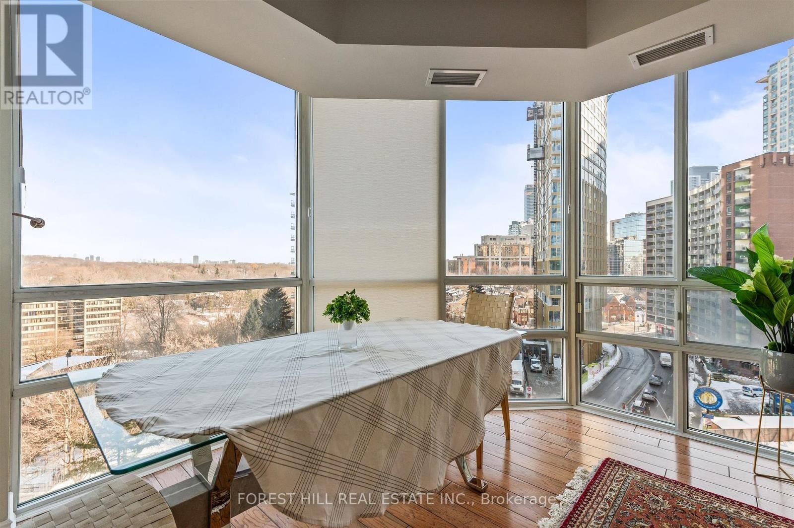 












903 - 20 COLLIER STREET

,
Toronto (Rosedale-Moore Park),




Ontario
M4W3Y4

