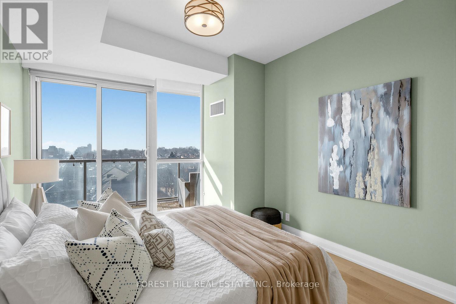 












701 - 530 ST. CLAIR AVENUE W

,
Toronto (Humewood-Cedarvale),




Ontario
M6C0A2

