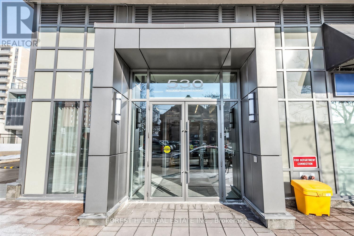 












701 - 530 ST. CLAIR AVENUE W

,
Toronto (Humewood-Cedarvale),




Ontario
M6C0A2

