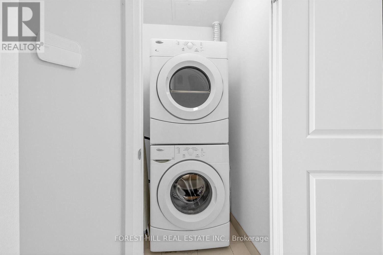 












701 - 530 ST. CLAIR AVENUE W

,
Toronto (Humewood-Cedarvale),




Ontario
M6C0A2

