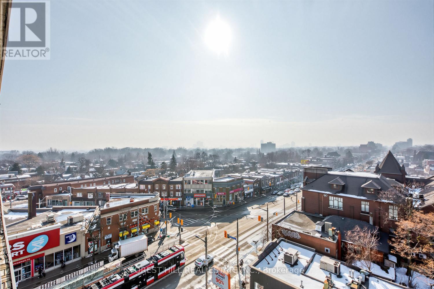 












701 - 530 ST. CLAIR AVENUE W

,
Toronto (Humewood-Cedarvale),




Ontario
M6C0A2

