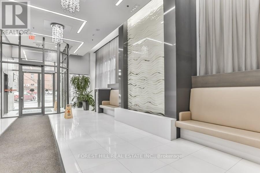 












701 - 530 ST. CLAIR AVENUE W

,
Toronto (Humewood-Cedarvale),




Ontario
M6C0A2

