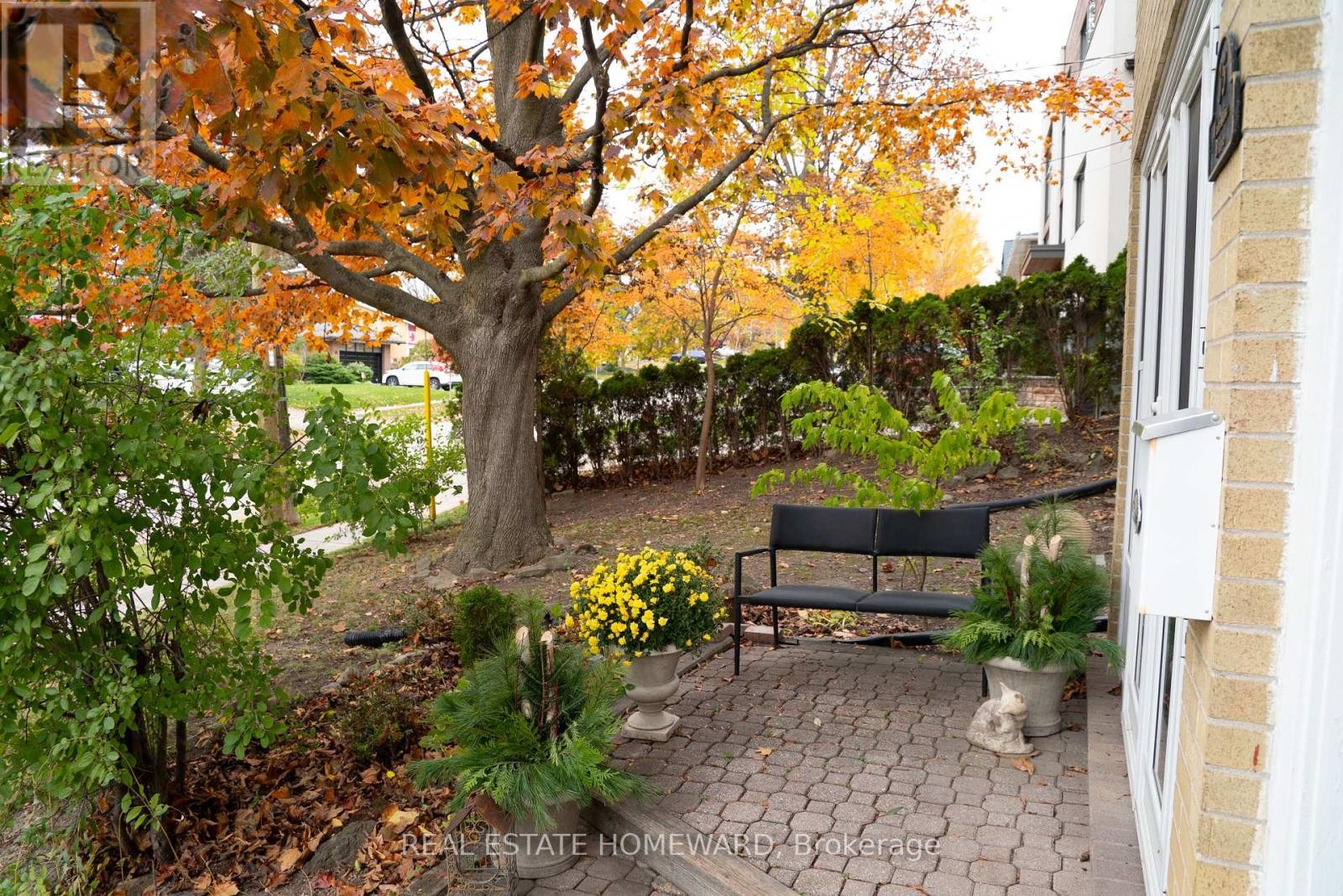 












35 VALENTINE DRIVE

,
Toronto (Parkwoods-Donalda),




Ontario
M3A3J7

