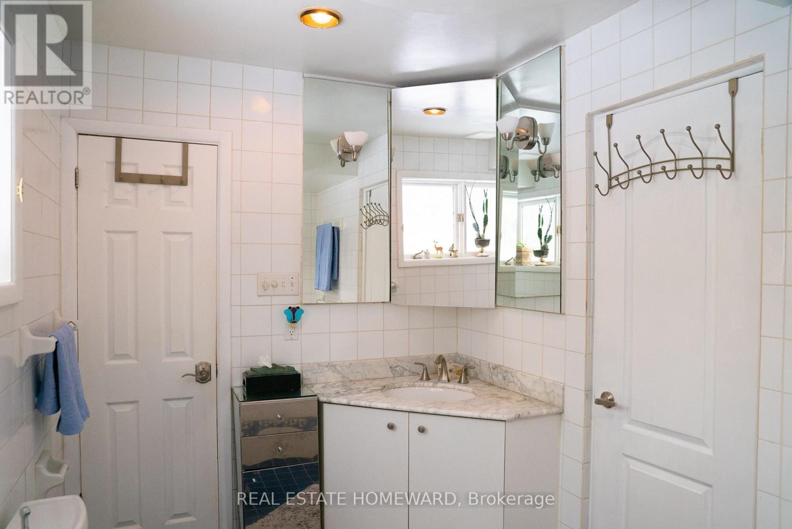 












35 VALENTINE DRIVE

,
Toronto (Parkwoods-Donalda),




Ontario
M3A3J7

