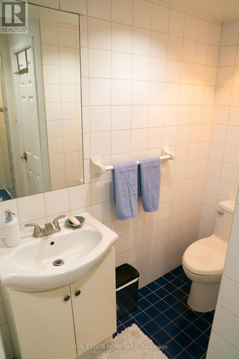 












35 VALENTINE DRIVE

,
Toronto (Parkwoods-Donalda),




Ontario
M3A3J7

