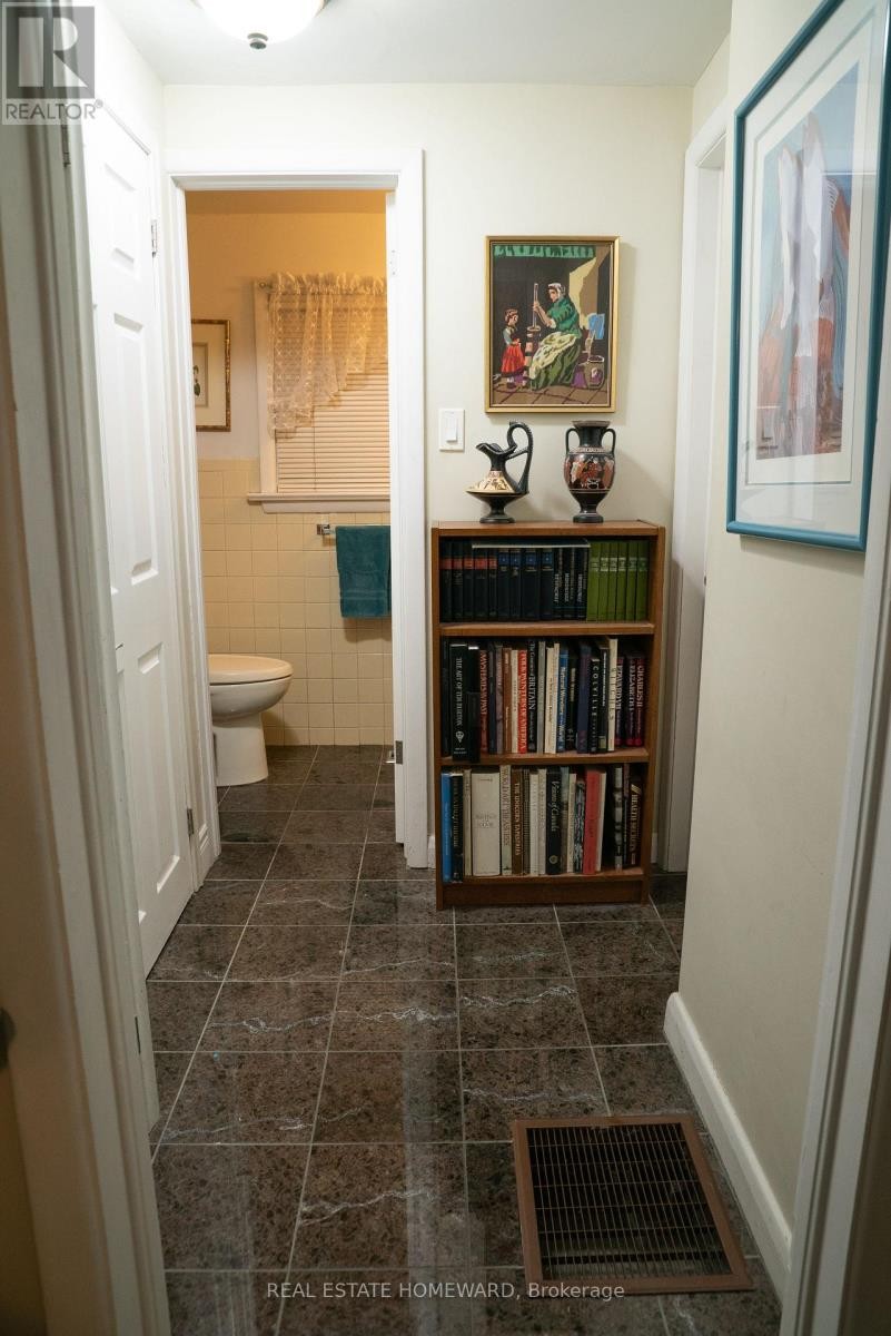 












35 VALENTINE DRIVE

,
Toronto (Parkwoods-Donalda),




Ontario
M3A3J7

