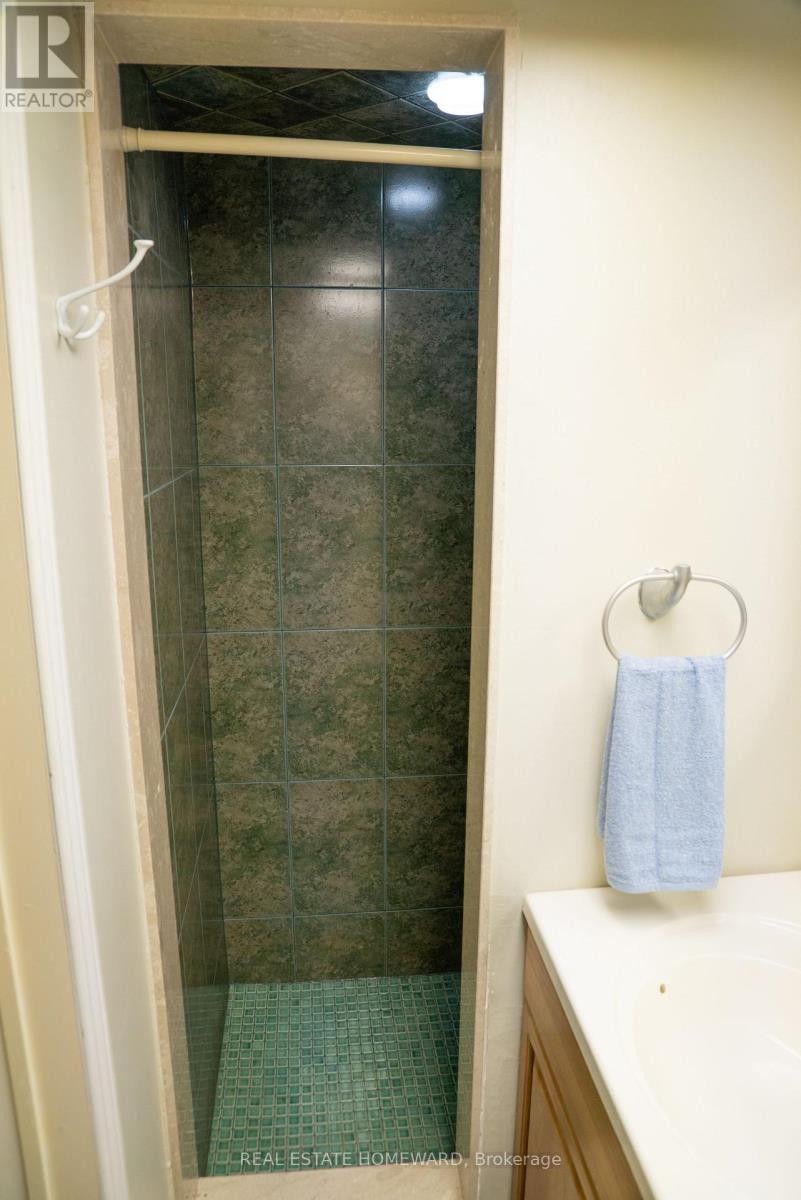 












35 VALENTINE DRIVE

,
Toronto (Parkwoods-Donalda),




Ontario
M3A3J7

