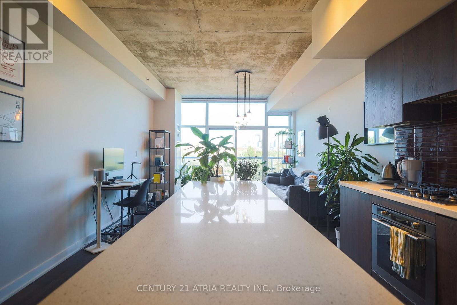 












517 - 109 OSSINGTON AVENUE

,
Toronto (Trinity-Bellwoods),




Ontario
M6J2Z2

