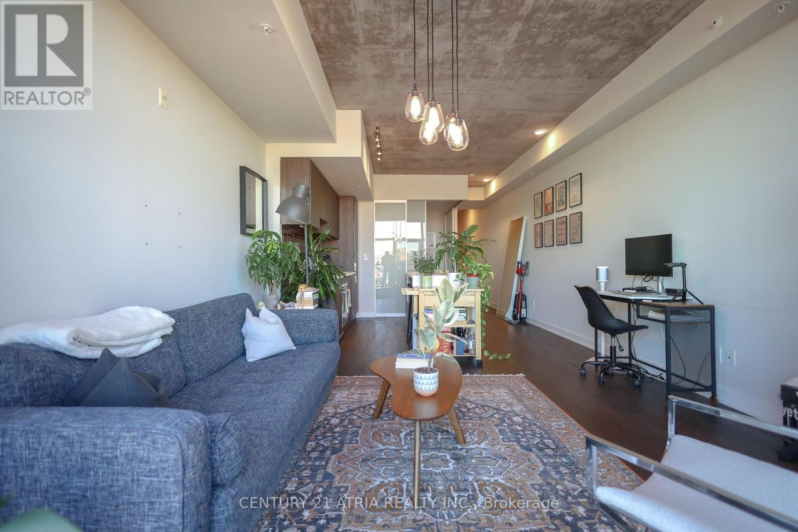 












517 - 109 OSSINGTON AVENUE

,
Toronto (Trinity-Bellwoods),




Ontario
M6J2Z2

