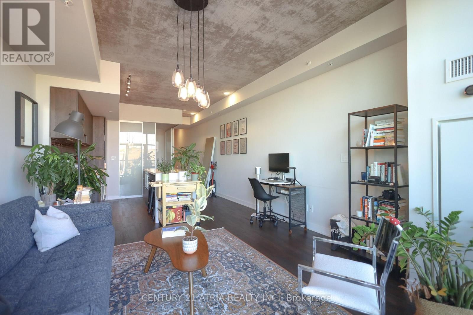 












517 - 109 OSSINGTON AVENUE

,
Toronto (Trinity-Bellwoods),




Ontario
M6J2Z2

