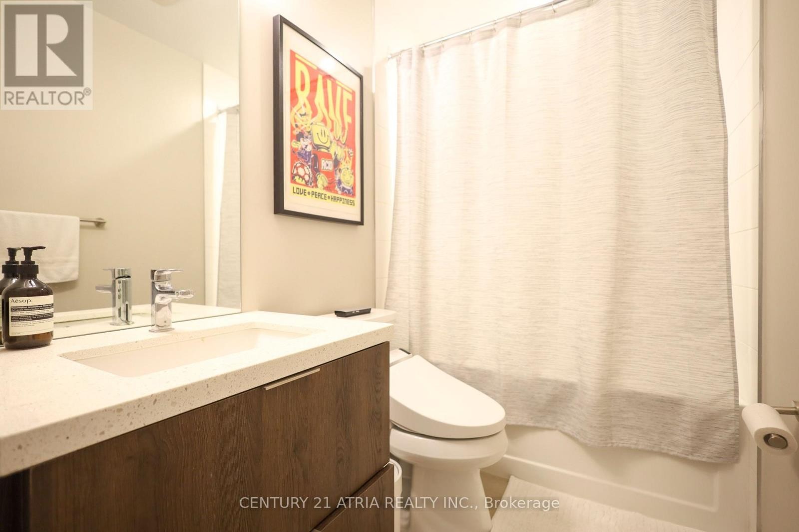 












517 - 109 OSSINGTON AVENUE

,
Toronto (Trinity-Bellwoods),




Ontario
M6J2Z2

