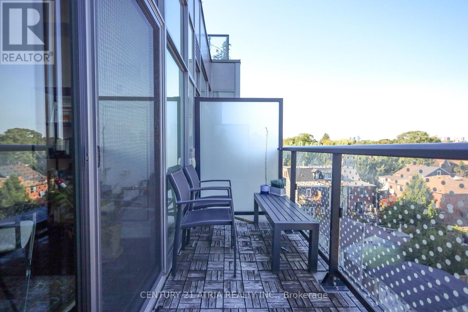 












517 - 109 OSSINGTON AVENUE

,
Toronto (Trinity-Bellwoods),




Ontario
M6J2Z2

