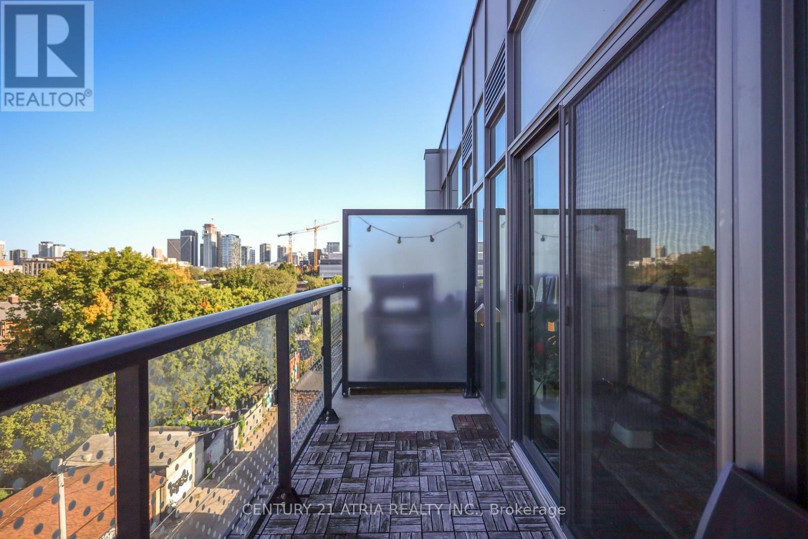 












517 - 109 OSSINGTON AVENUE

,
Toronto (Trinity-Bellwoods),




Ontario
M6J2Z2

