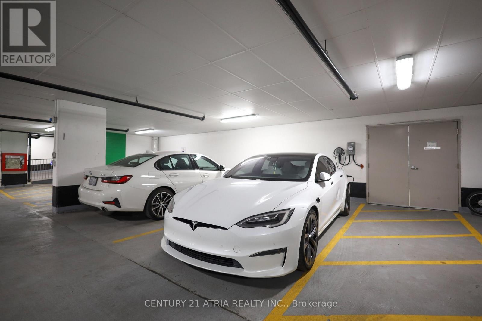 












517 - 109 OSSINGTON AVENUE

,
Toronto (Trinity-Bellwoods),




Ontario
M6J2Z2

