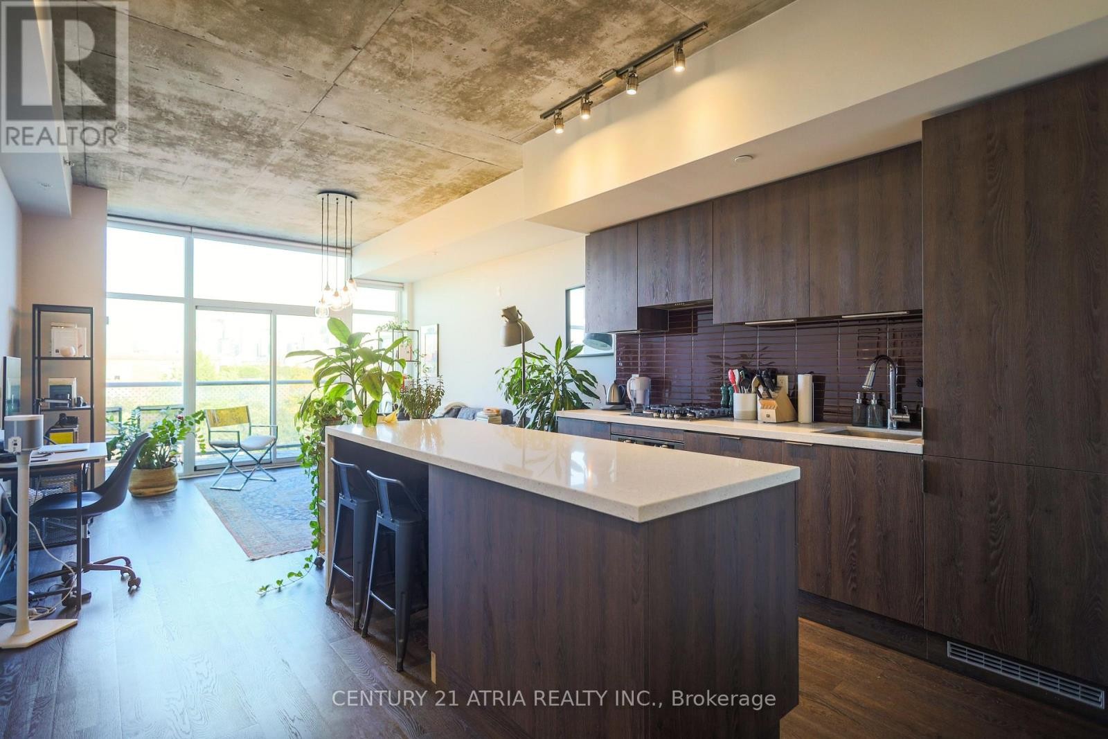 












517 - 109 OSSINGTON AVENUE

,
Toronto (Trinity-Bellwoods),




Ontario
M6J2Z2

