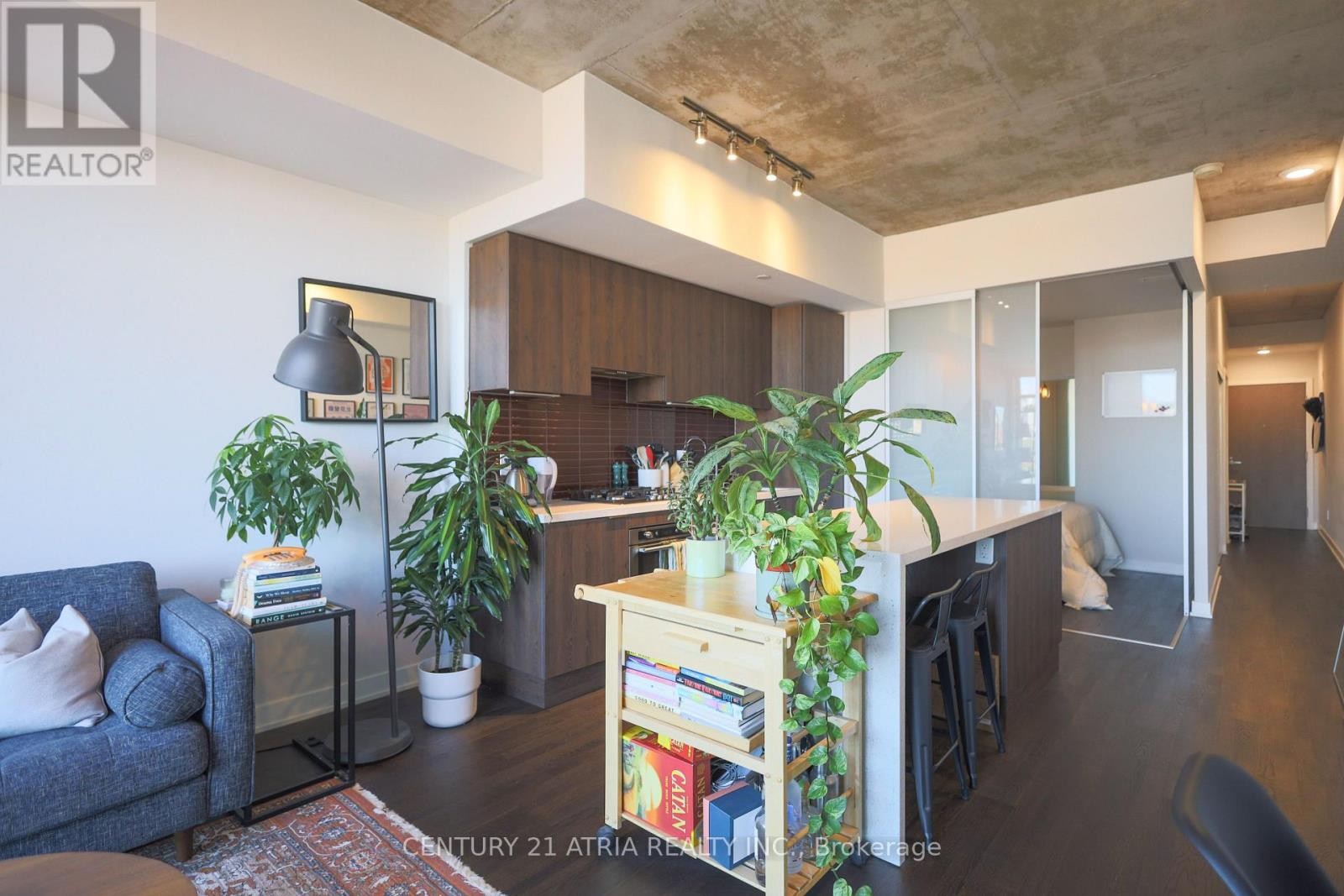 












517 - 109 OSSINGTON AVENUE

,
Toronto (Trinity-Bellwoods),




Ontario
M6J2Z2

