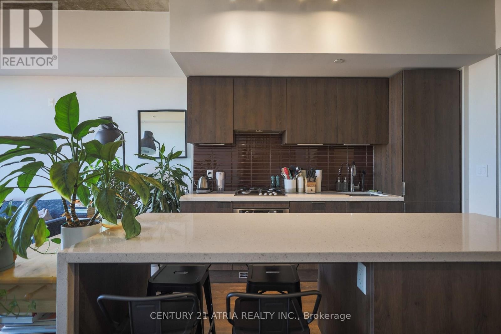 












517 - 109 OSSINGTON AVENUE

,
Toronto (Trinity-Bellwoods),




Ontario
M6J2Z2

