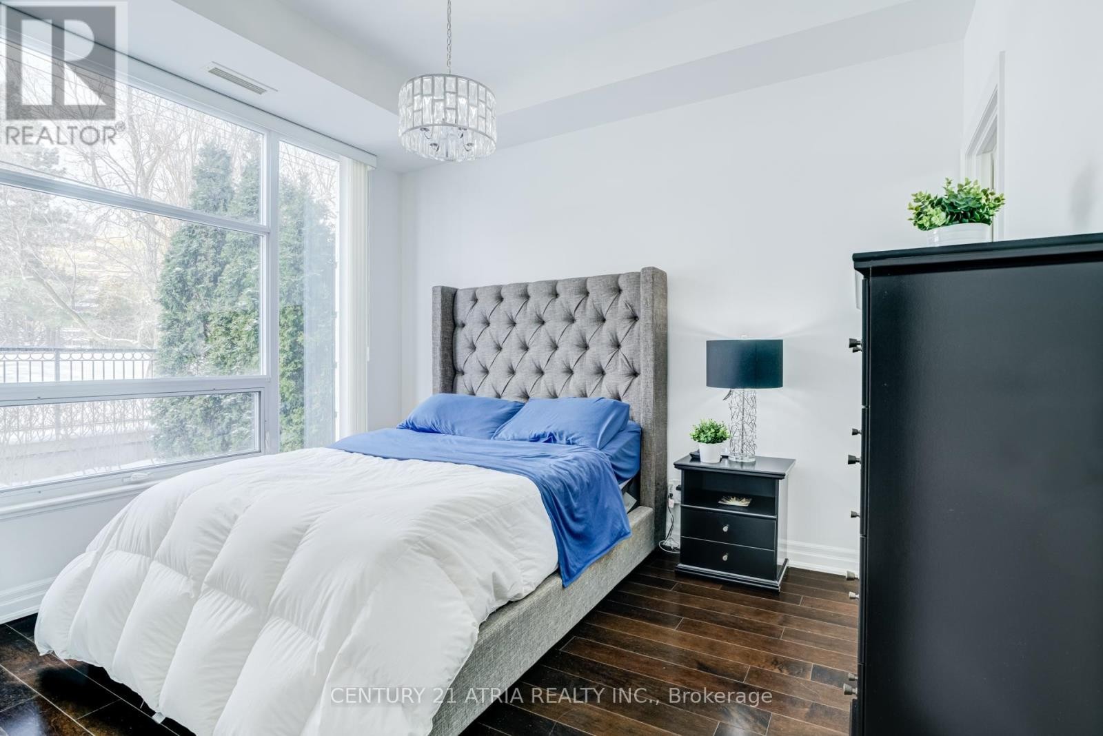 












101 - 17 RUDDINGTON DRIVE

,
Toronto (Bayview Woods-Steeles),




Ontario
M2K0A8

