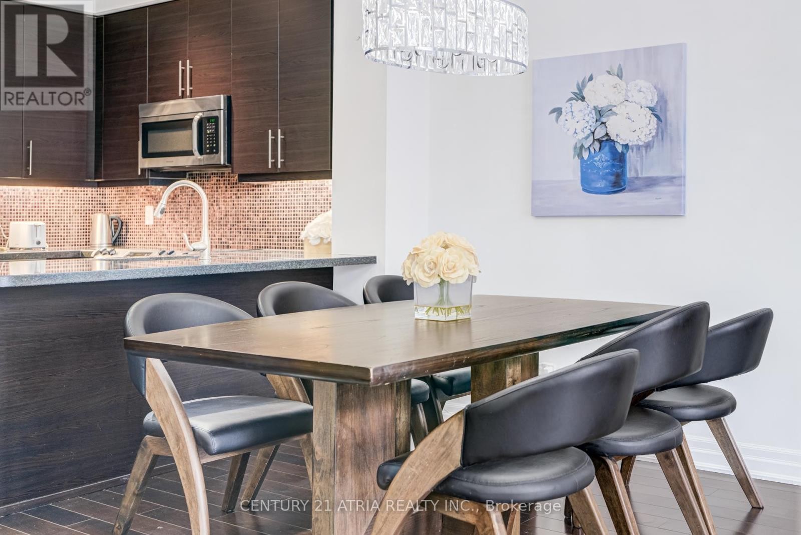 












101 - 17 RUDDINGTON DRIVE

,
Toronto (Bayview Woods-Steeles),




Ontario
M2K0A8

