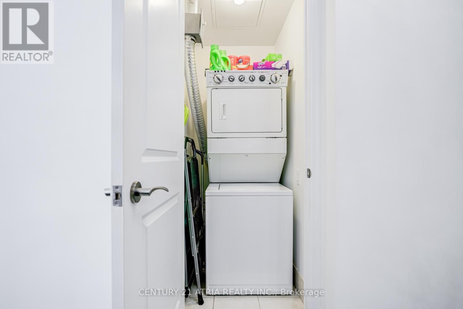 












101 - 17 RUDDINGTON DRIVE

,
Toronto (Bayview Woods-Steeles),




Ontario
M2K0A8

