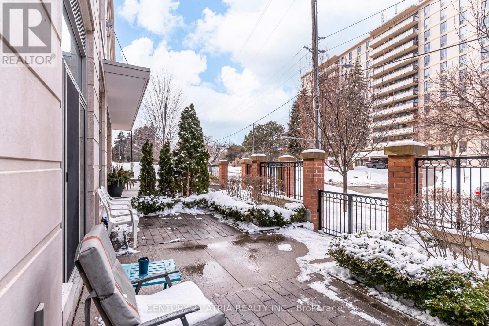 












101 - 17 RUDDINGTON DRIVE

,
Toronto (Bayview Woods-Steeles),




Ontario
M2K0A8

