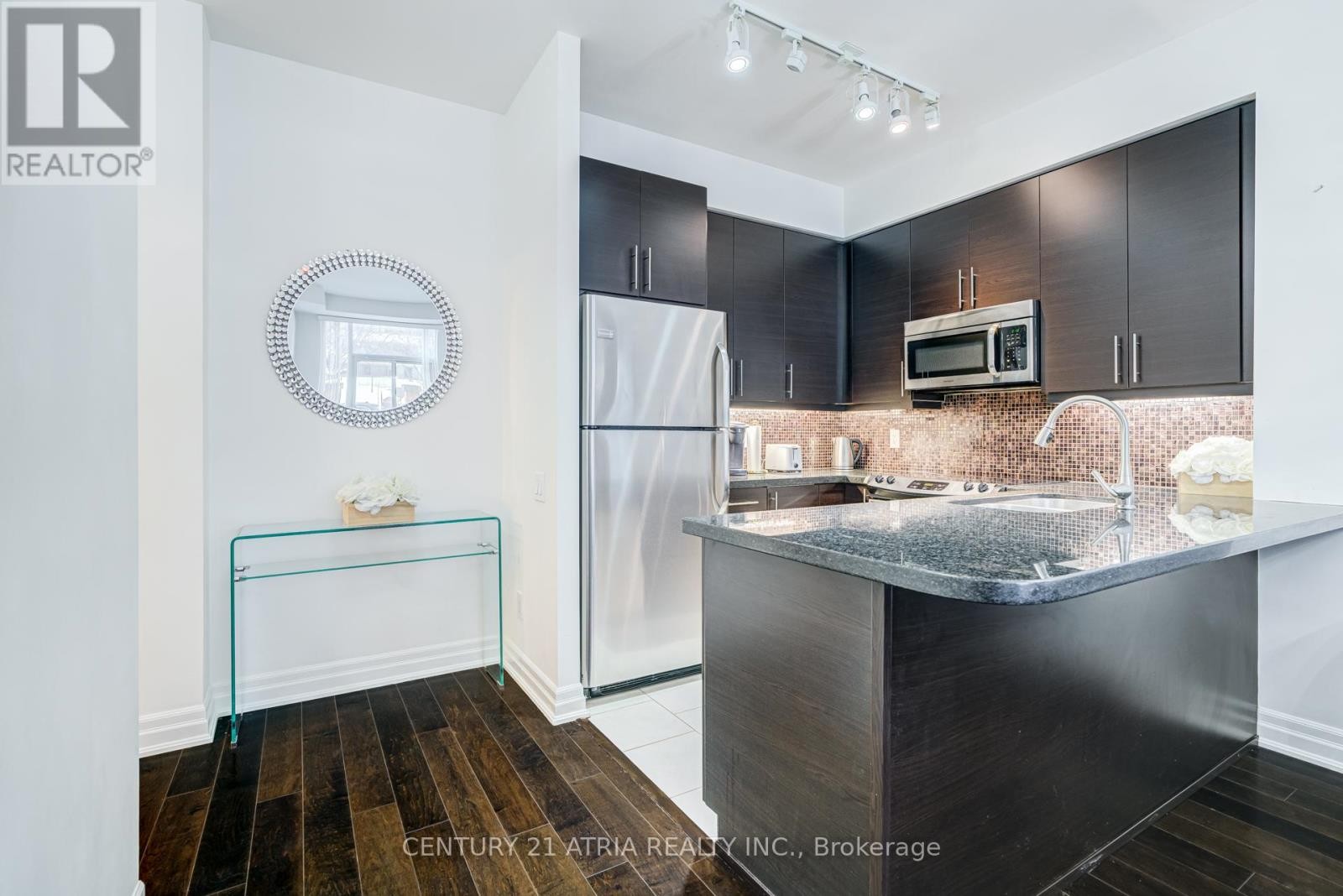 












101 - 17 RUDDINGTON DRIVE

,
Toronto (Bayview Woods-Steeles),




Ontario
M2K0A8

