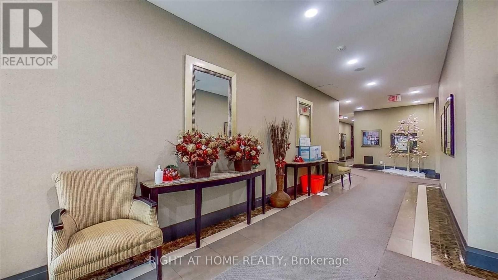 












310 - 28 HARRISON GARDEN BOULEVARD

,
Toronto (Willowdale East),




Ontario
M2N7B5

