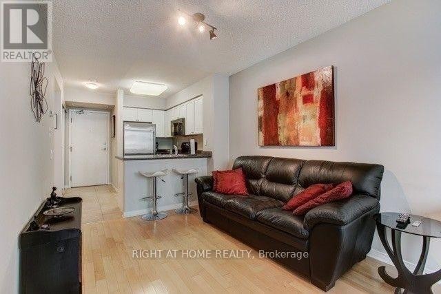 












310 - 28 HARRISON GARDEN BOULEVARD

,
Toronto (Willowdale East),




Ontario
M2N7B5

