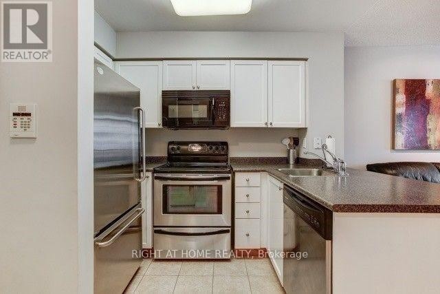 












310 - 28 HARRISON GARDEN BOULEVARD

,
Toronto (Willowdale East),




Ontario
M2N7B5

