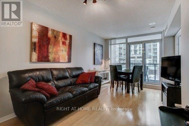 












310 - 28 HARRISON GARDEN BOULEVARD

,
Toronto (Willowdale East),




Ontario
M2N7B5

