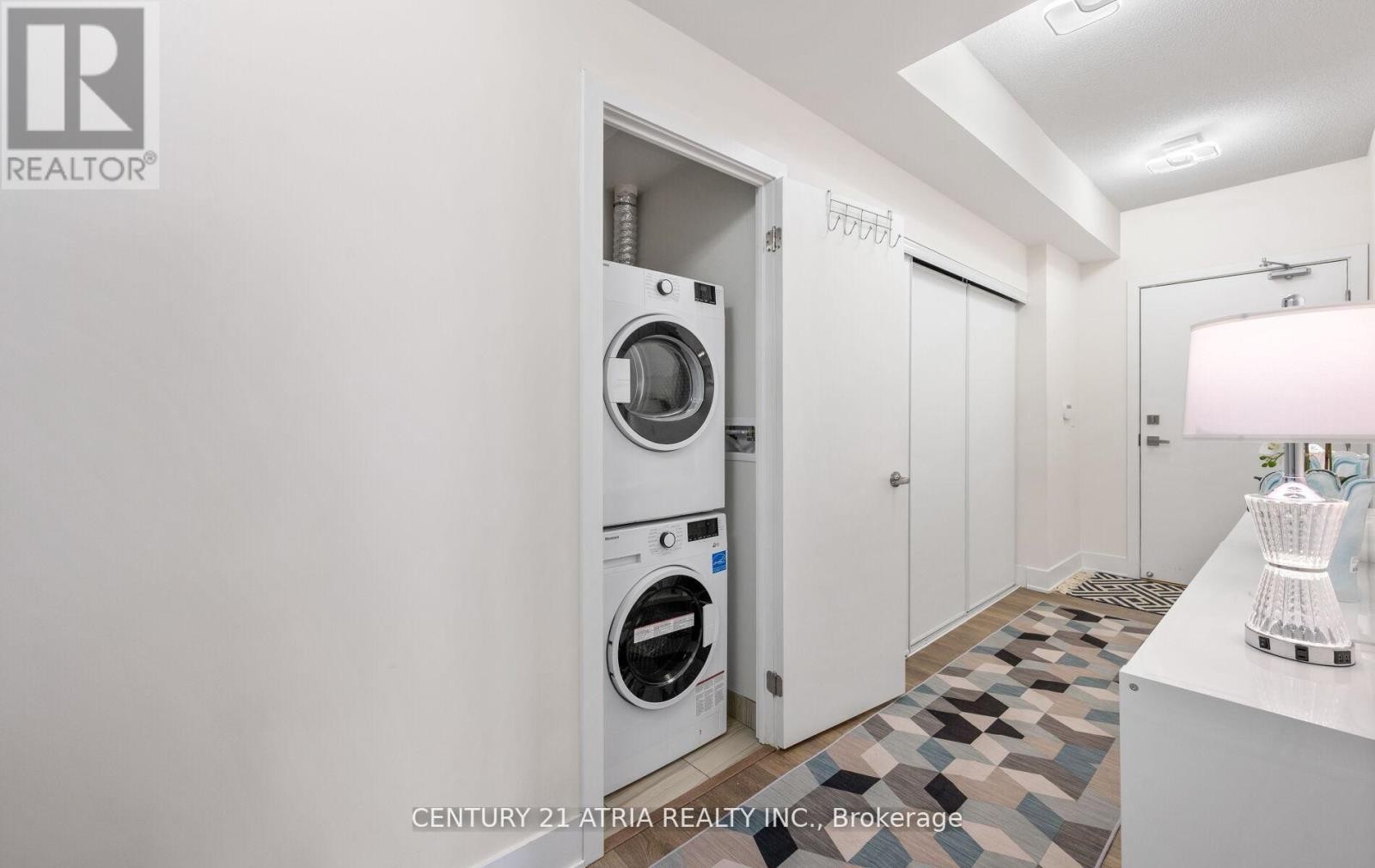 












1503 - 188 FAIRVIEW MALL DRIVE

,
Toronto (Don Valley Village),




Ontario
M2J0H7

