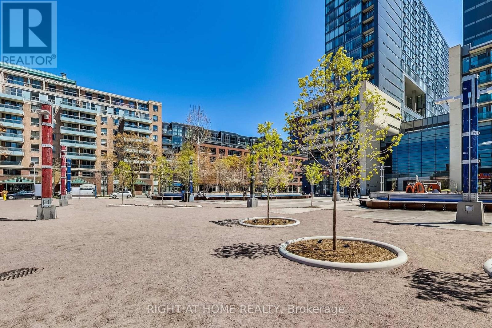 












98 SUDBURY STREET

,
Toronto (Trinity-Bellwoods),




Ontario
M6J0A9

