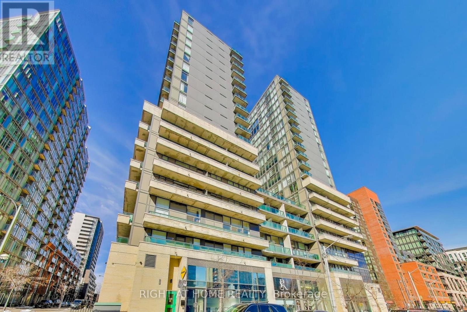 












98 SUDBURY STREET

,
Toronto (Trinity-Bellwoods),




Ontario
M6J0A9

