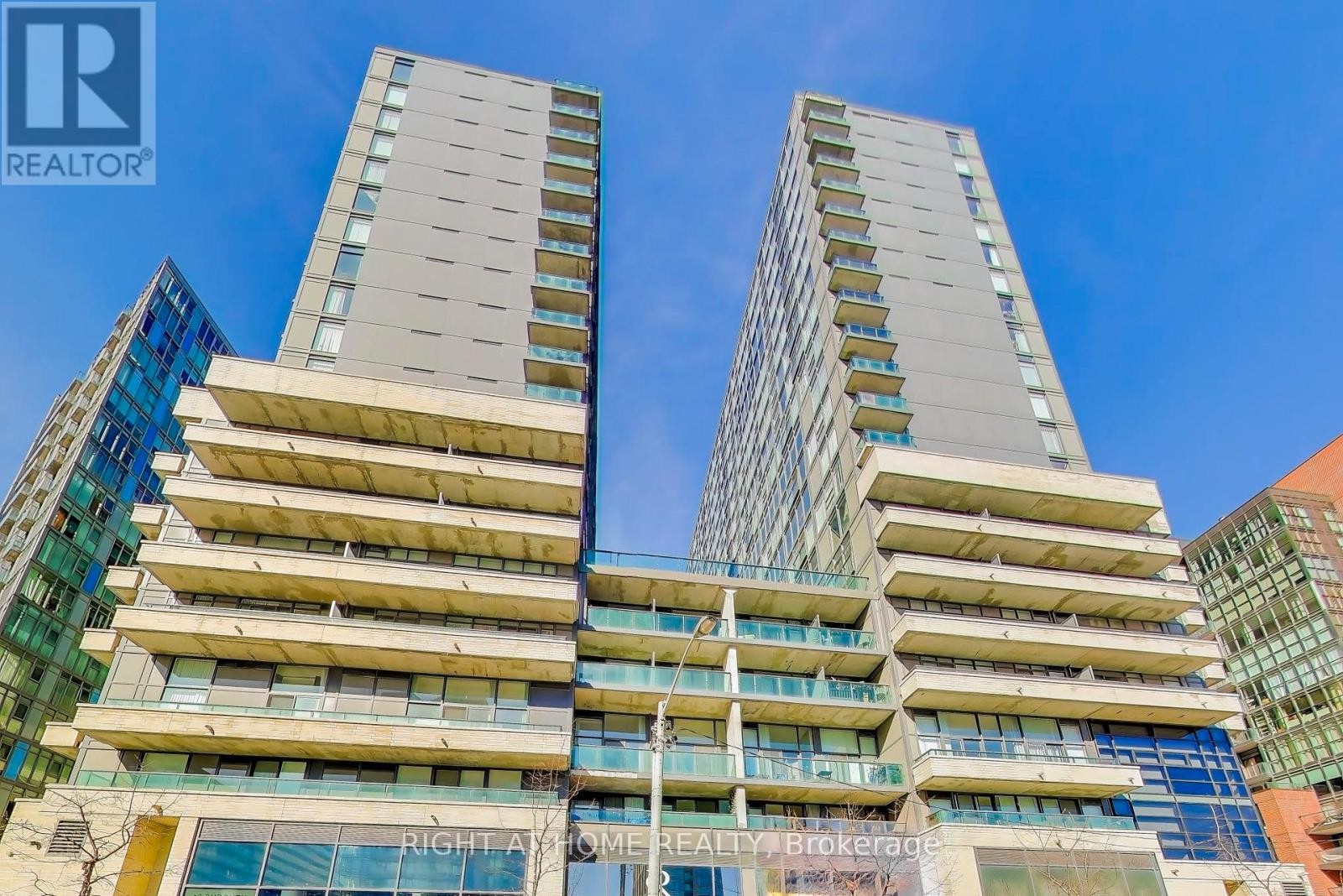 












98 SUDBURY STREET

,
Toronto (Trinity-Bellwoods),




Ontario
M6J0A9

