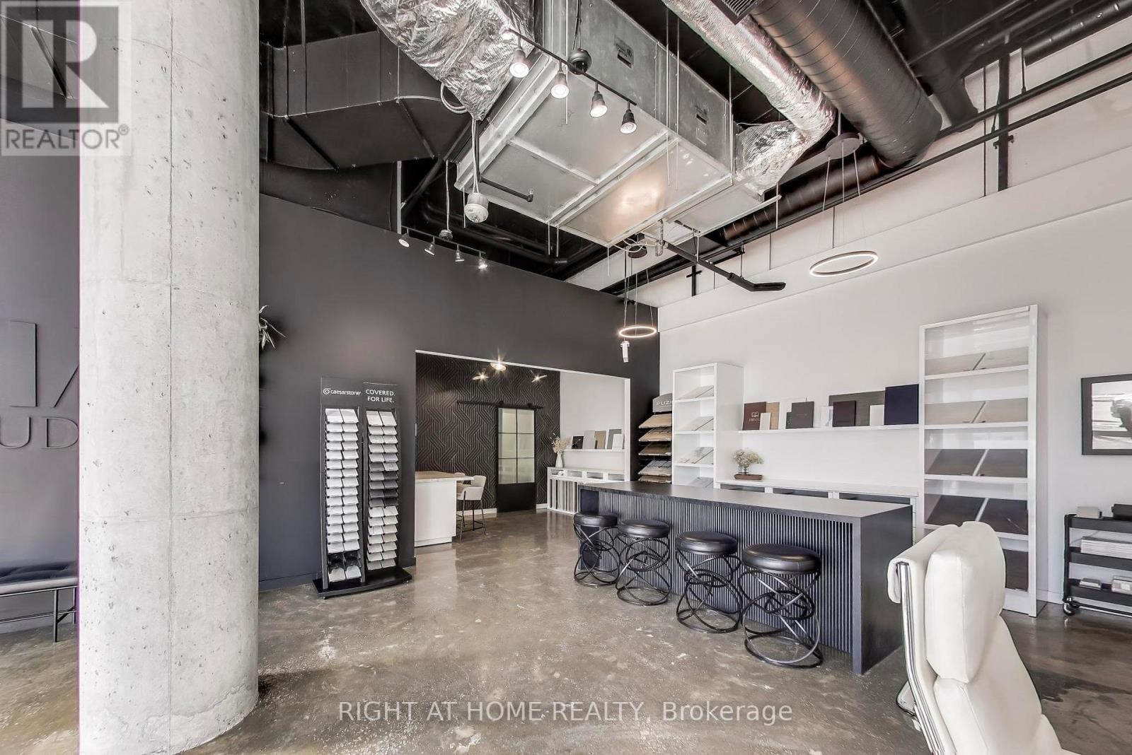 












98 SUDBURY STREET

,
Toronto (Trinity-Bellwoods),




Ontario
M6J0A9

