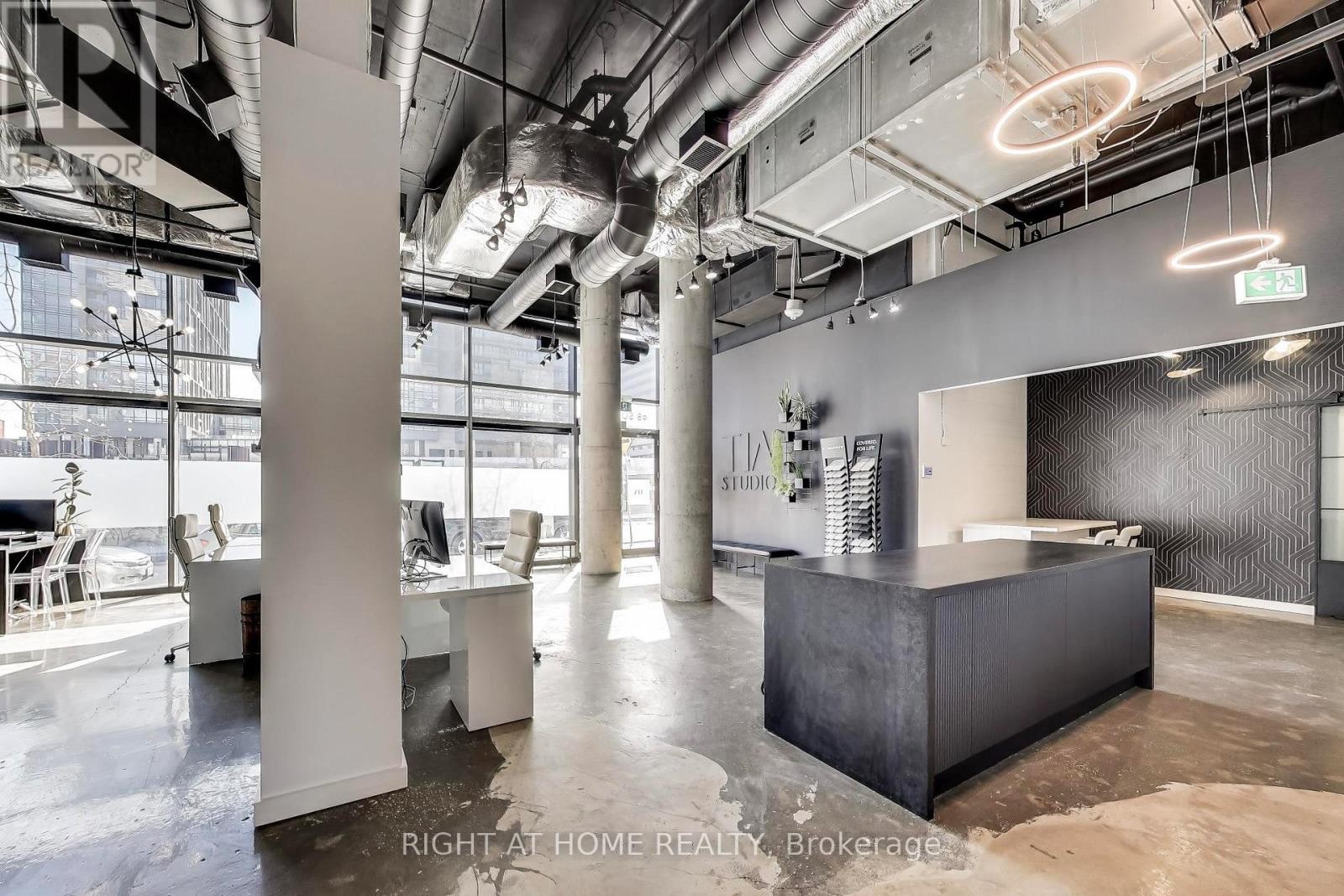 












98 SUDBURY STREET

,
Toronto (Trinity-Bellwoods),




Ontario
M6J0A9

