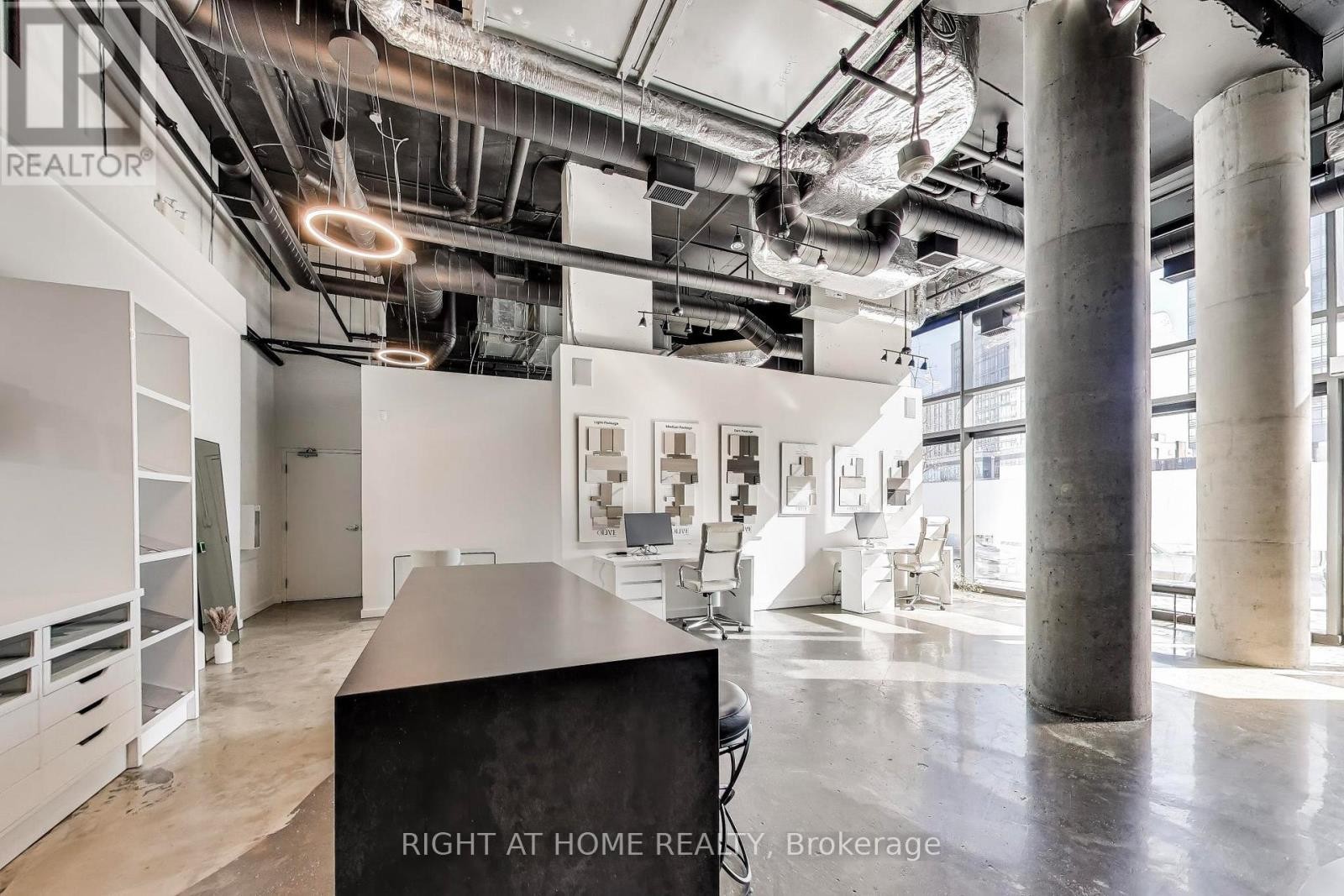 












98 SUDBURY STREET

,
Toronto (Trinity-Bellwoods),




Ontario
M6J0A9

