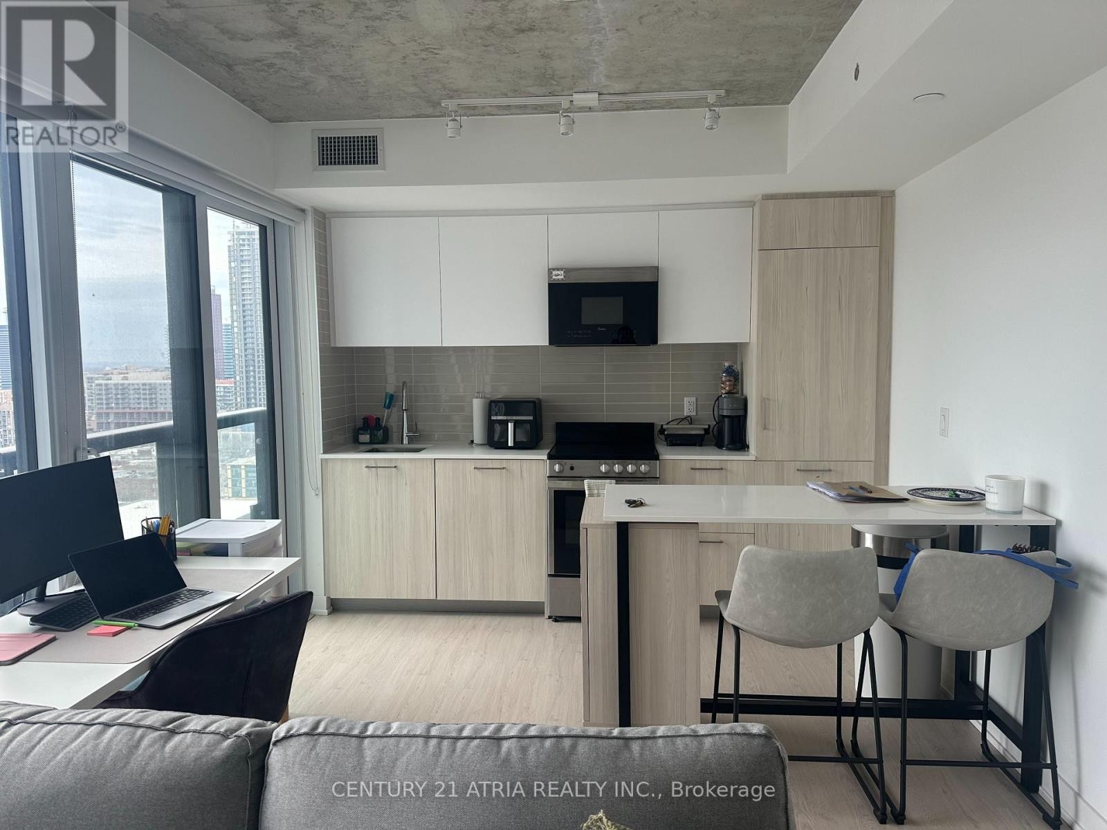 












1809 - 65 MUTUAL STREET

,
Toronto (Church-Yonge Corridor),




Ontario
M5B2A9

