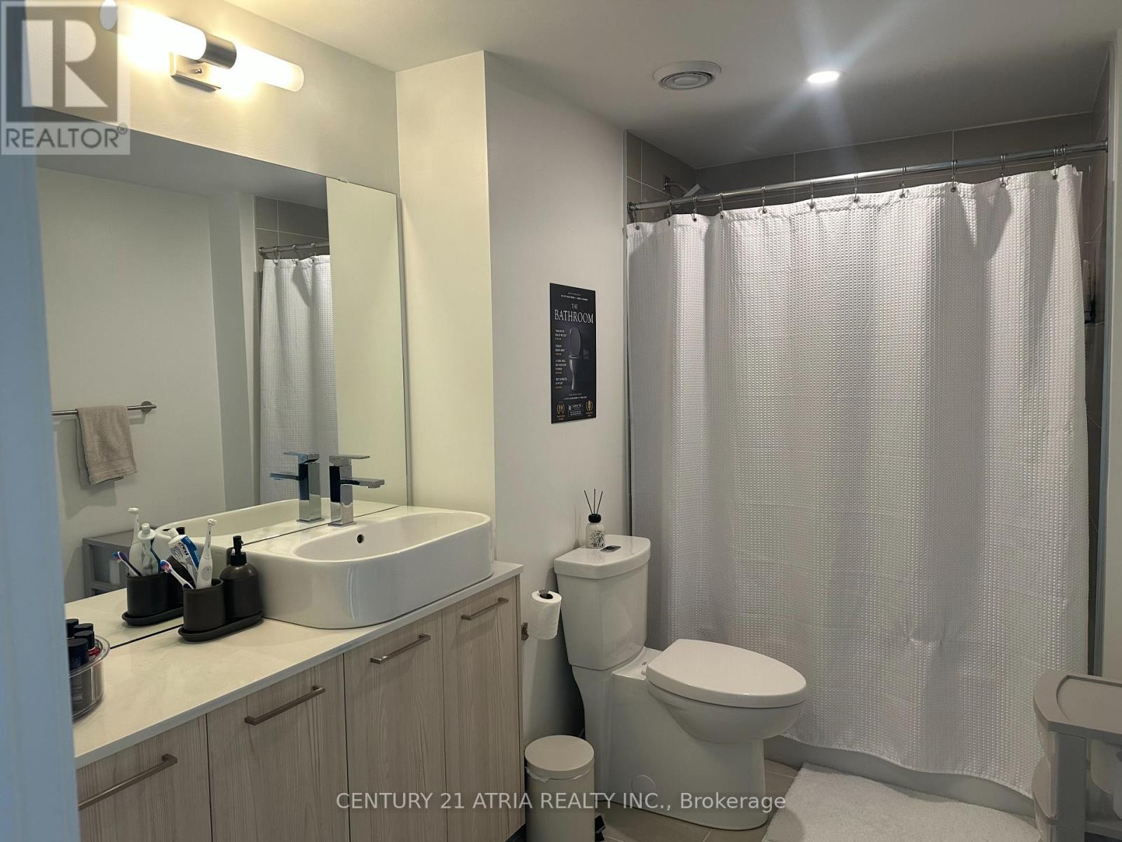 












1809 - 65 MUTUAL STREET

,
Toronto (Church-Yonge Corridor),




Ontario
M5B2A9

