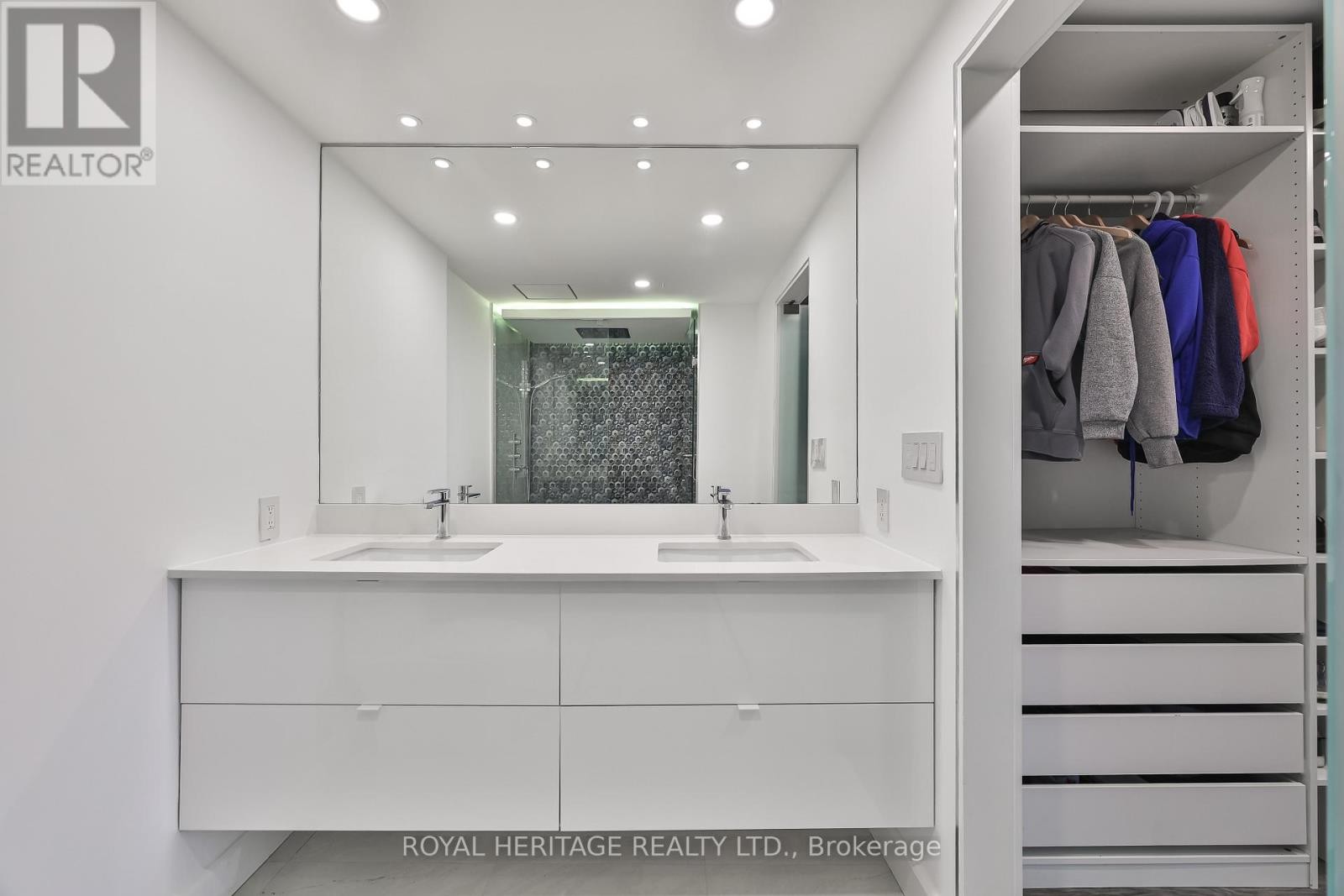 












801 - 10 TORRESDALE AVENUE

,
Toronto (Westminster-Branson),




Ontario
M2R3V8

