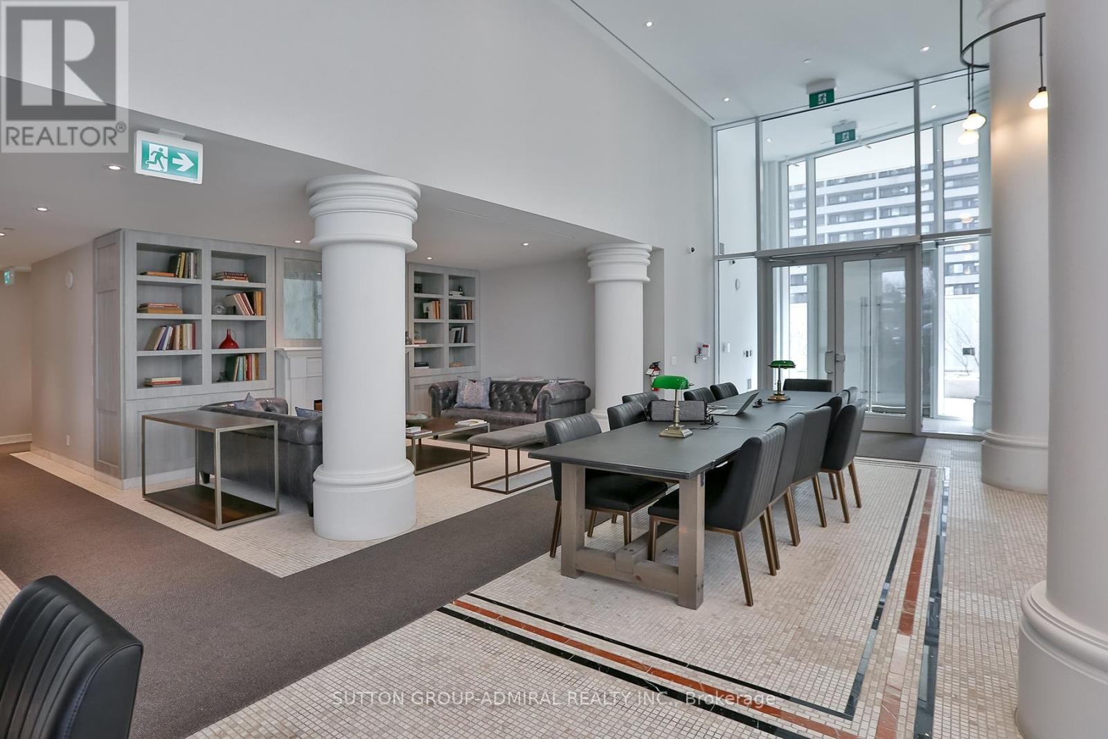 












911 - 33 HELENDALE AVENUE

,
Toronto (Yonge-Eglinton),




Ontario
M4R1C5

