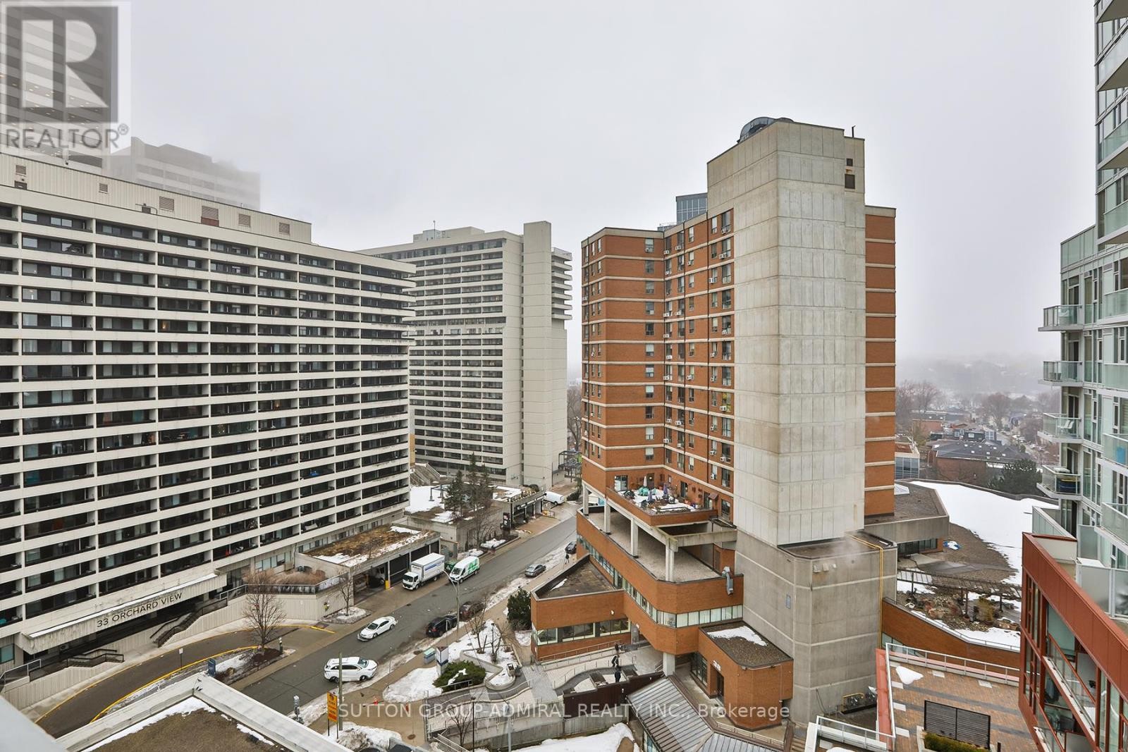 












911 - 33 HELENDALE AVENUE

,
Toronto (Yonge-Eglinton),




Ontario
M4R1C5

