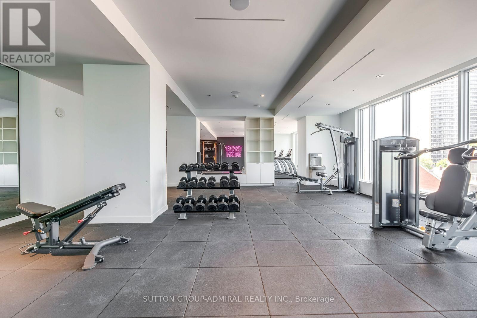 












911 - 33 HELENDALE AVENUE

,
Toronto (Yonge-Eglinton),




Ontario
M4R1C5

