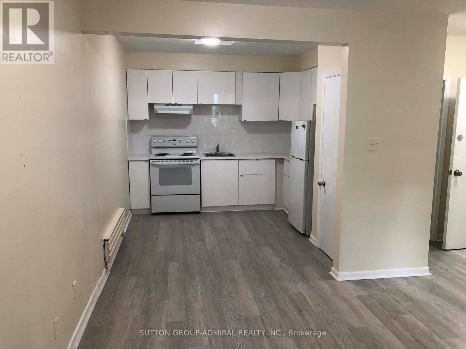 












1 - 2839 BATHURST STREET

,
Toronto (Bedford Park-Nortown),




Ontario
M6B3A4

