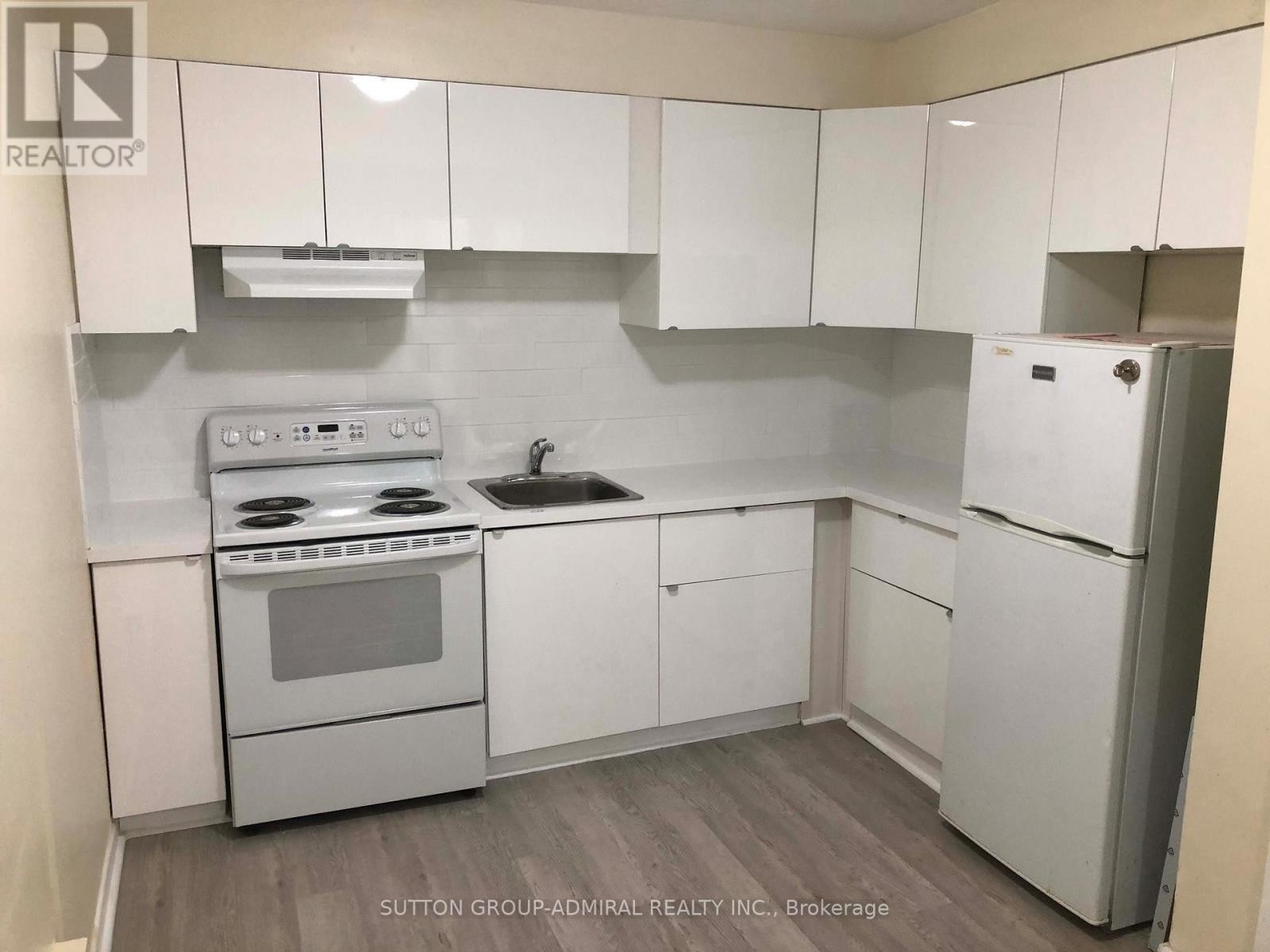 












1 - 2839 BATHURST STREET

,
Toronto (Bedford Park-Nortown),




Ontario
M6B3A4

