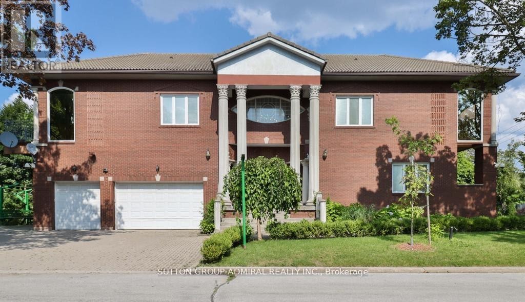 












116 GOULDING AVENUE

,
Toronto (Newtonbrook West),




Ontario
M2M1L4

