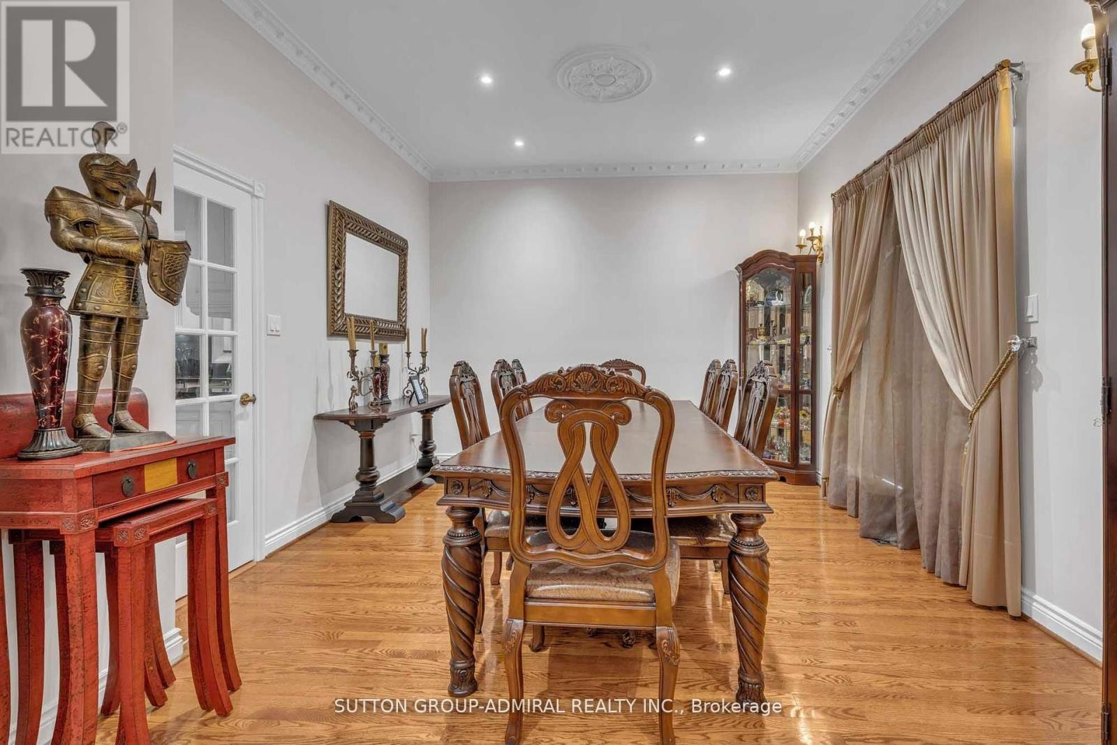 












116 GOULDING AVENUE

,
Toronto (Newtonbrook West),




Ontario
M2M1L4

