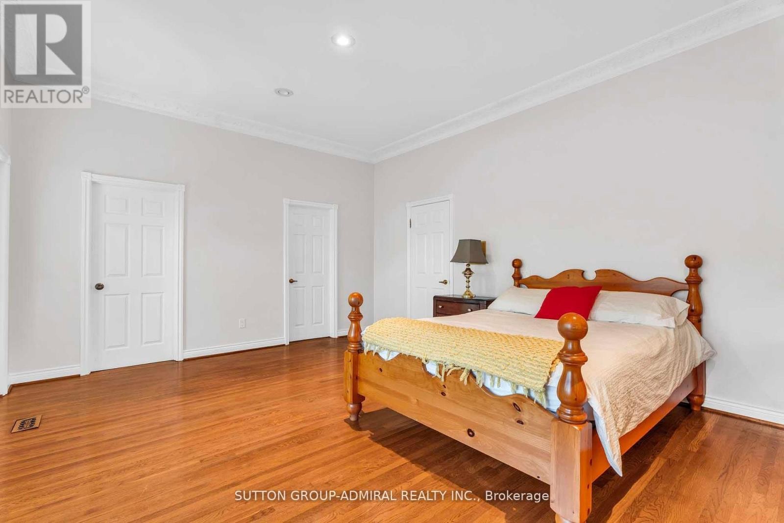 












116 GOULDING AVENUE

,
Toronto (Newtonbrook West),




Ontario
M2M1L4

